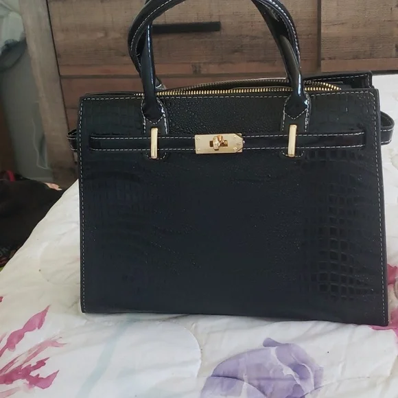 Small Black Purse - Picture 14 of 14